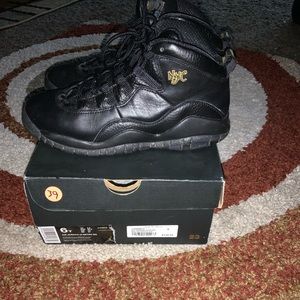 Jordan 10 nyc retro size 6